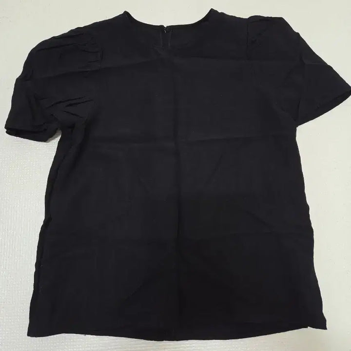 [BUNJANG] ABLE Zigzag Black Puff Sleeve Blouse / 에이블 지그재그 블랙 퍼프 소매 반팔 블라우스