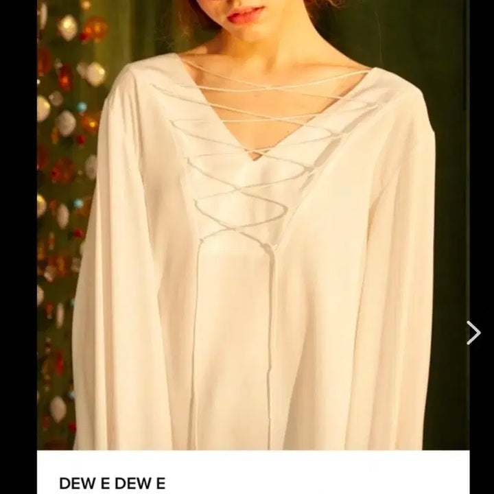 [BUNJANG] Dew e Dew e Lace-up Blouse / Dew e Dew e 레이스업 블라우스