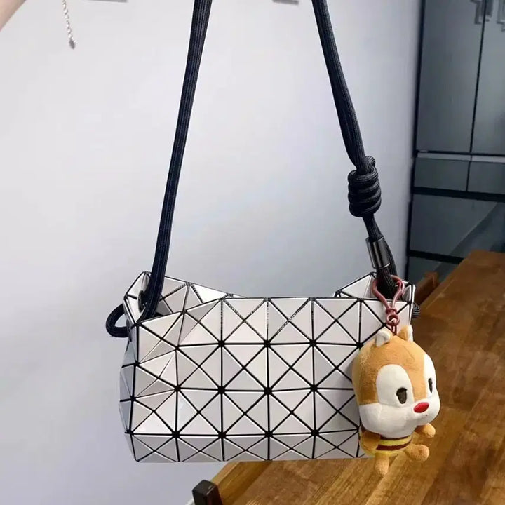 [BUNJANG] Issey Miyake Tofu Bag Shoulder Bag / 이세이 미야케 두부백 숄더백 드로스트링백