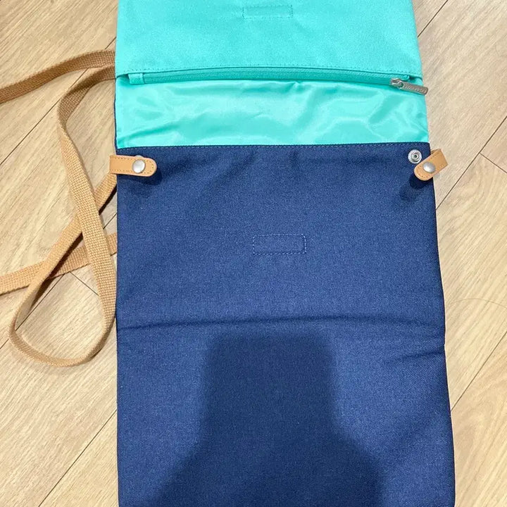 [BUNJANG] Starbucks x Rawrow Foldable Cross Bag / 스타벅스 x 로우로우 폴더블크로스백