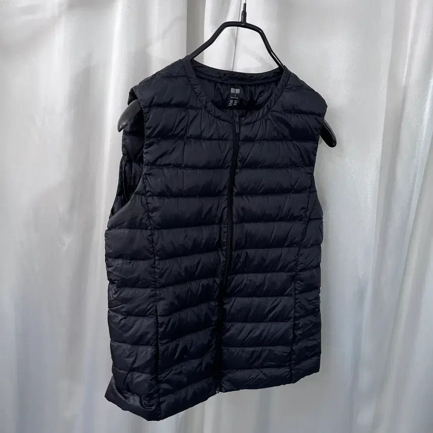 [BUNJANG] Uniqlo Lightweight Padded Vest (S) / 유니클로 경량 패딩 베스트 (s)