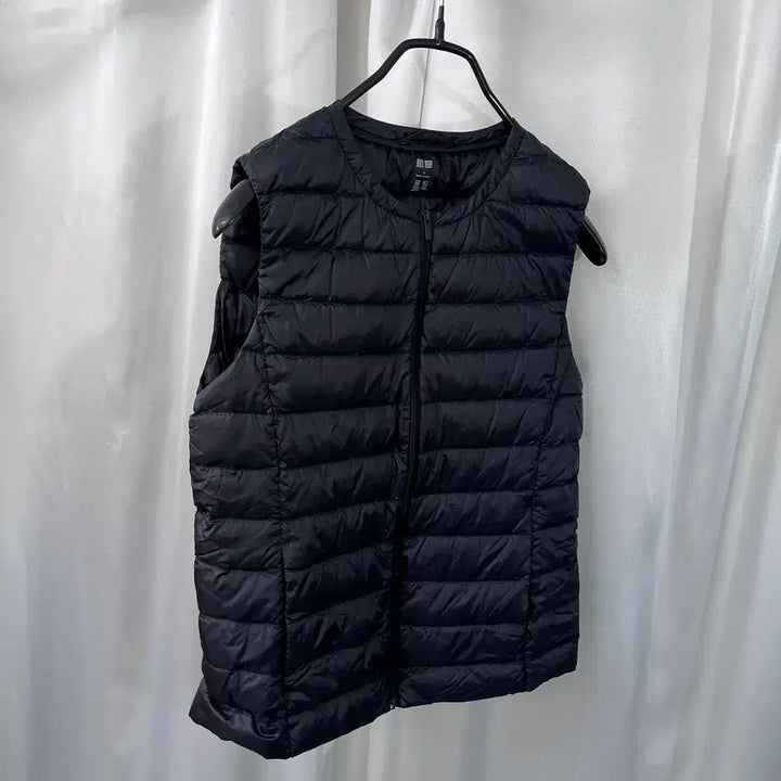 [BUNJANG] Uniqlo Lightweight Padded Vest (S) / 유니클로 경량 패딩 베스트 (s)