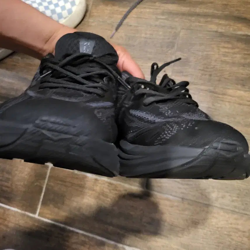 [BUNJANG] Hoka All Black Hiking Shoes 11 / 호카 올블랙 운동화 11사이즈