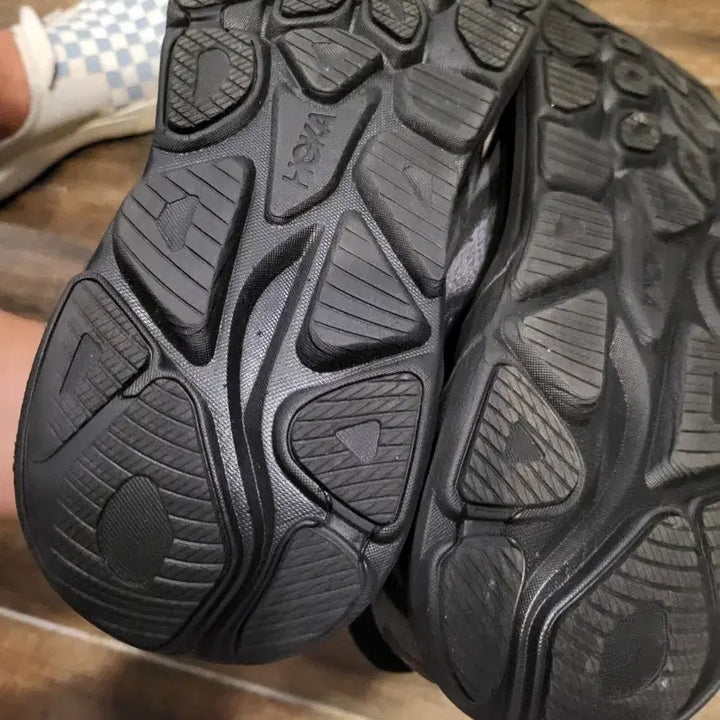 [BUNJANG] Hoka All Black Hiking Shoes 11 / 호카 올블랙 운동화 11사이즈