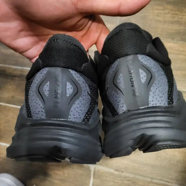 [BUNJANG] Hoka All Black Hiking Shoes 11 / 호카 올블랙 운동화 11사이즈