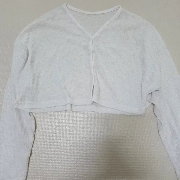 [BUNJANG] ABLE Zigzag White Crop Cardigan / 에이블 지그재그 화이트 크롭 가디건