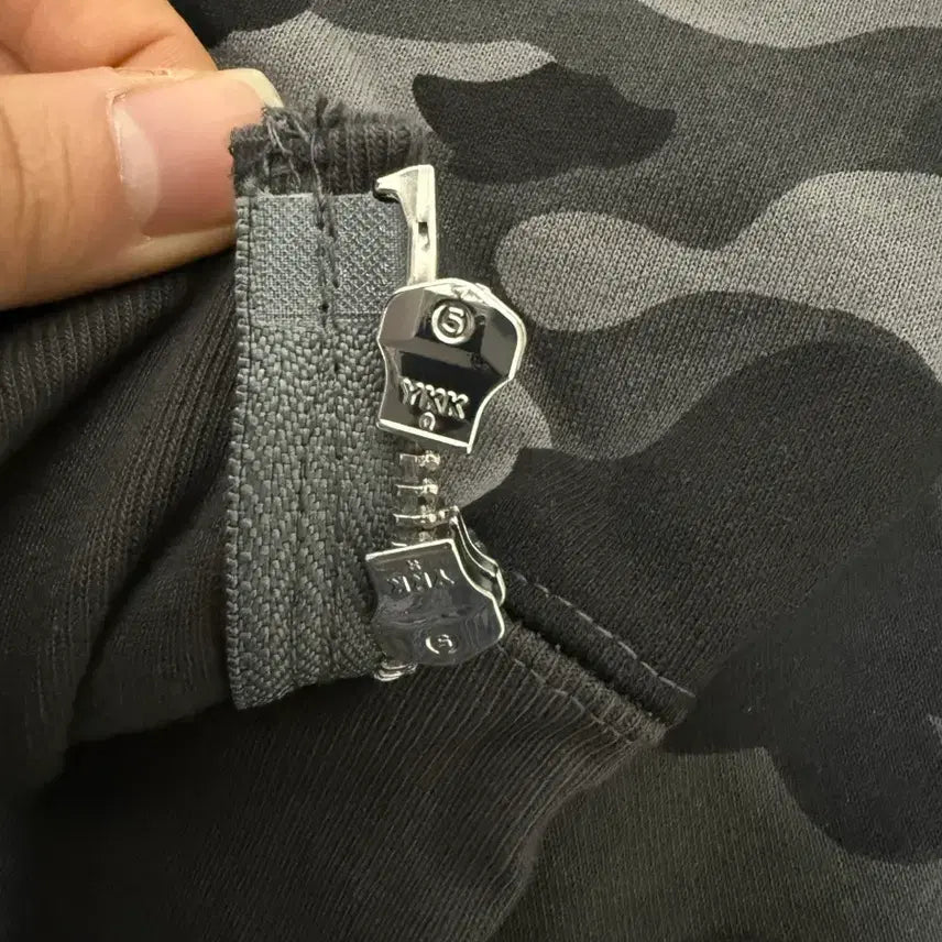 [BUNJANG] BAPE Black Camo Shark Hoodie L / 베이프 흑계 후드집업 / L