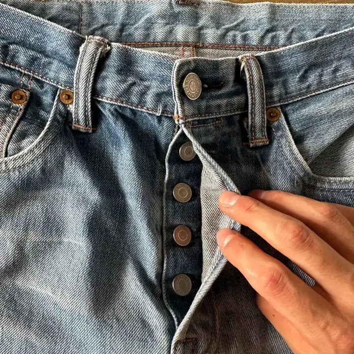 [SOLD OUT] Levis 501 denim pants w32