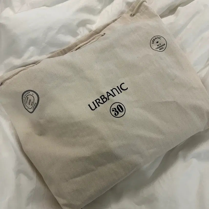 [SOLD OUT] 어바닉30 메일맨 백 카키베이지