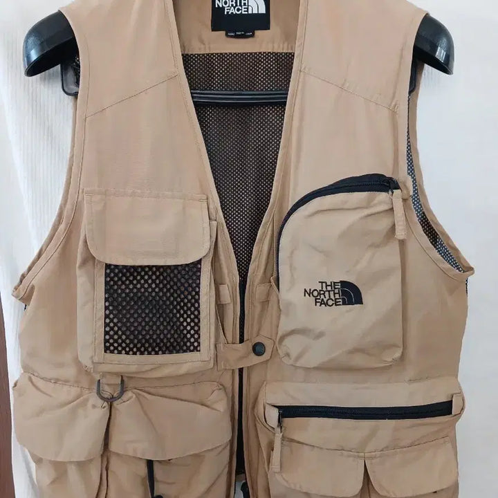 [SOLD OUT] 노스페이스 베이지색 포켓 조끼 100