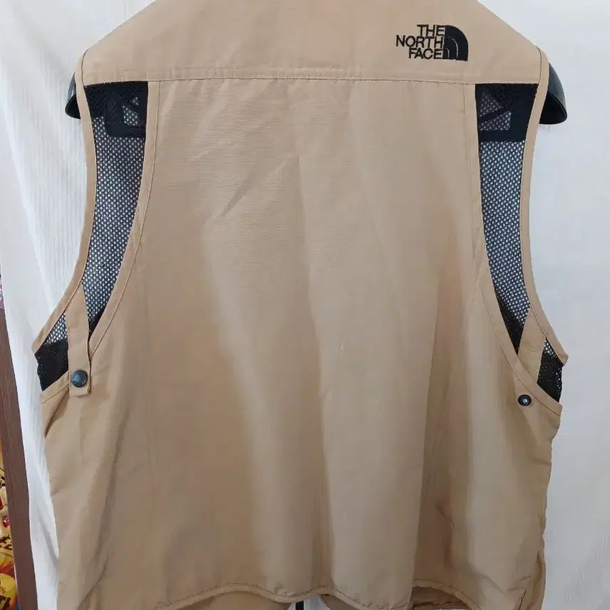 [SOLD OUT] 노스페이스 베이지색 포켓 조끼 100