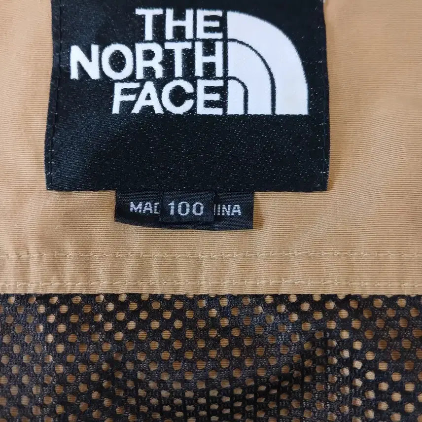 [SOLD OUT] 노스페이스 베이지색 포켓 조끼 100