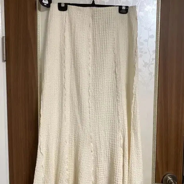 [BUNJANG] H&amp;M Ivory Mermaid Long Skirt / h&amp;m 아이보리 머메이드 롱 스커트