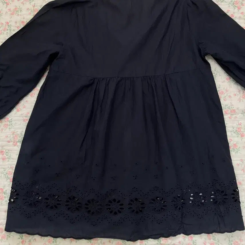 [SOLD OUT] 빈티지 모리걸 네이비 자수 레이스 블라우스 1086 모리걸 y2k 스트릿