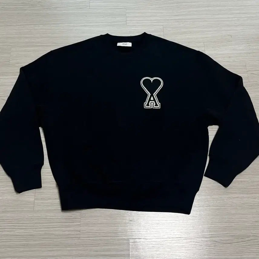 [SOLD OUT] 아미 빅하트 맨투맨 블랙 XL