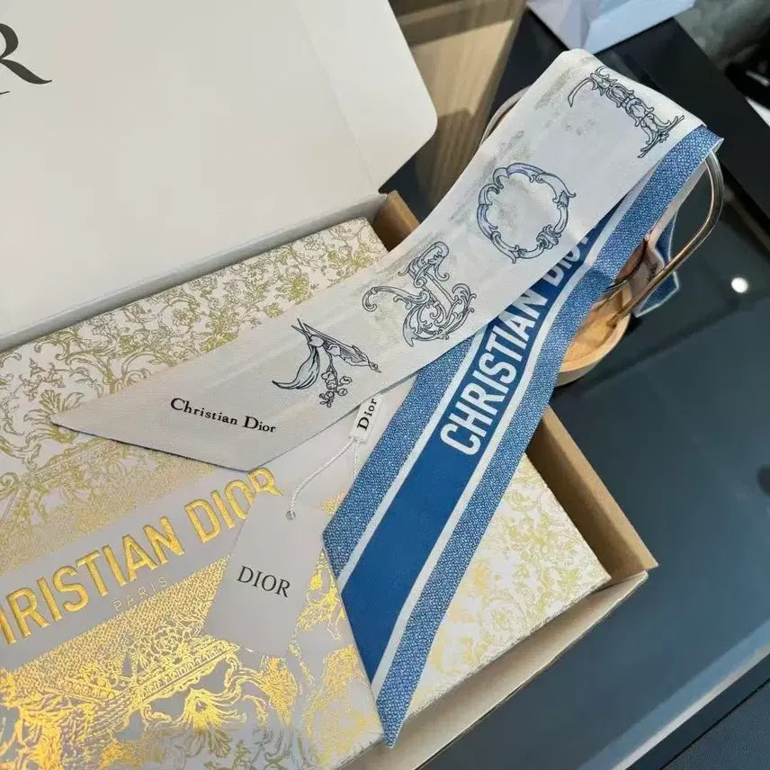 [SOLD OUT] 디올 여성 여름 스카프 두건 헤어밴드 손목 밴드 가방 장식