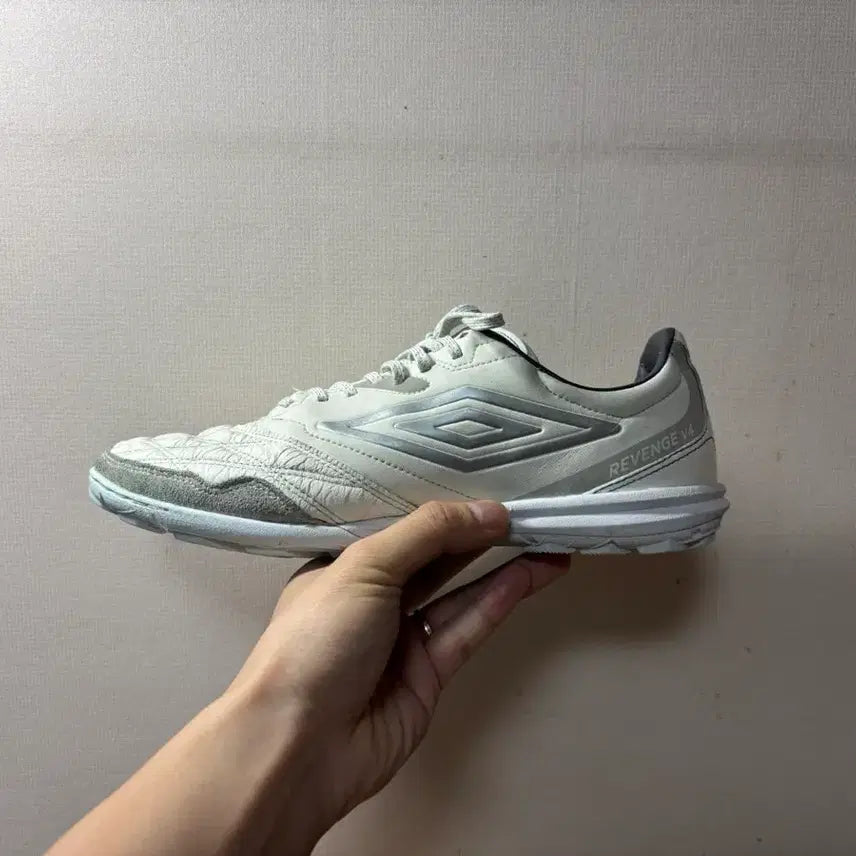 [BUNJANG] Umbro Revenge Premium TF Futsal Shoes / [270] 엄브로 리벤지 프리미엄 TF 풋살화
