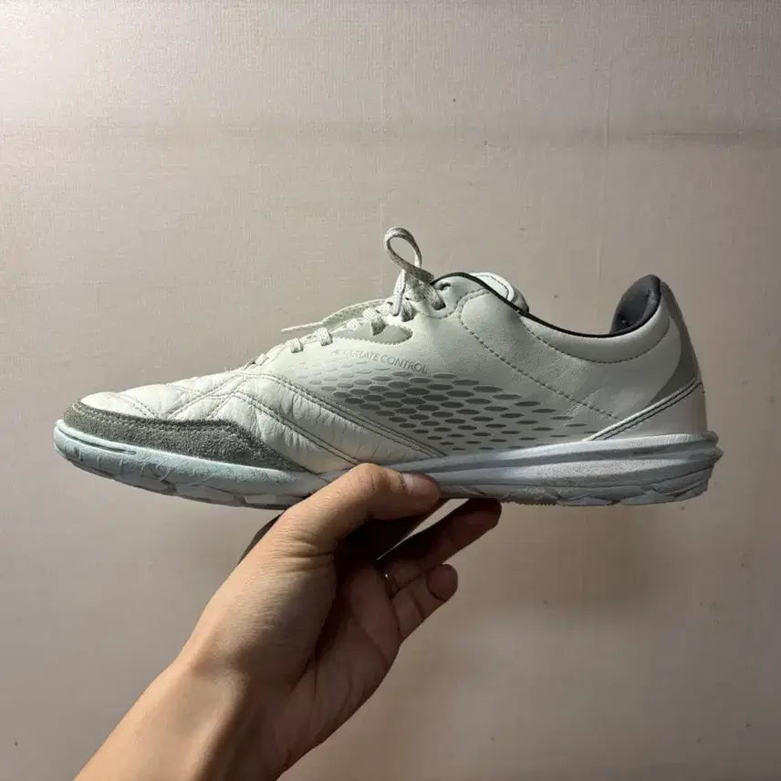 [BUNJANG] Umbro Revenge Premium TF Futsal Shoes / [270] 엄브로 리벤지 프리미엄 TF 풋살화