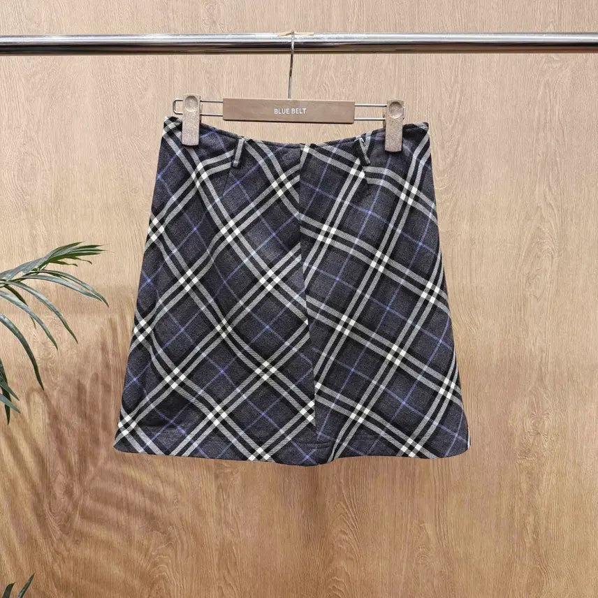 [BUNJANG] Burberry Tartan Check A-Line Mini Skirt / 버버리 타탄 체크 A라인 미니스커트 클래식 패턴 원턱 벨트고리 그레이