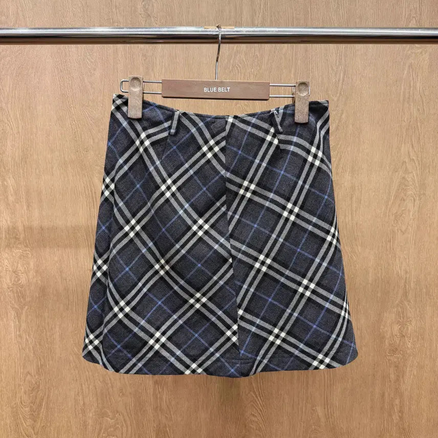 [BUNJANG] Burberry Tartan Check A-Line Mini Skirt / 버버리 타탄 체크 A라인 미니스커트 클래식 패턴 원턱 벨트고리 그레이