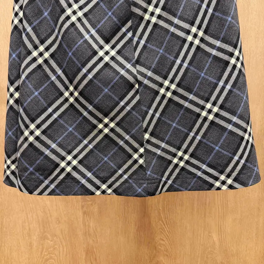 [BUNJANG] Burberry Tartan Check A-Line Mini Skirt / 버버리 타탄 체크 A라인 미니스커트 클래식 패턴 원턱 벨트고리 그레이
