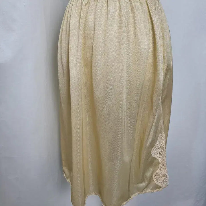 [BUNJANG] Vintage Warm Butter Lace Lingerie Skirt / 빈티지 웜 버터 레이스 하프 란제리 스커트