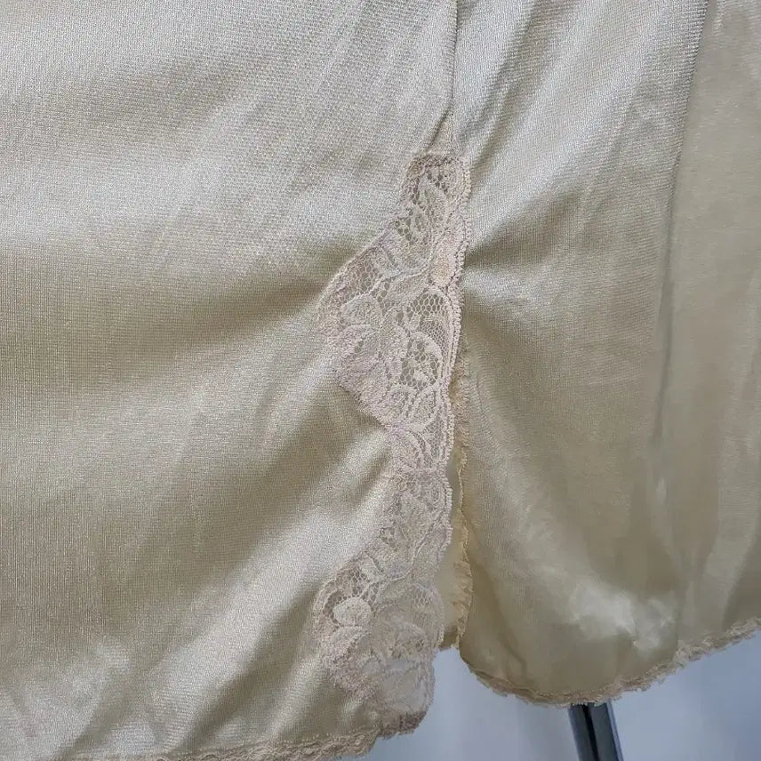 [BUNJANG] Vintage Warm Butter Lace Lingerie Skirt / 빈티지 웜 버터 레이스 하프 란제리 스커트