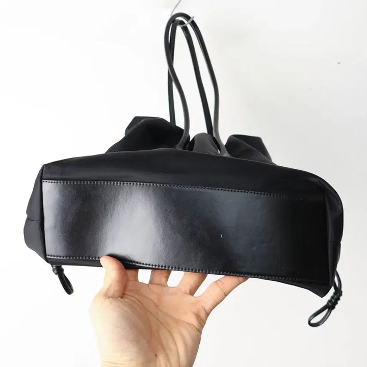 [SOLD OUT] 랑방컬렉션 드로우스트링 숄더백