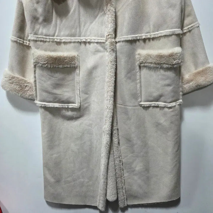 [BUNJANG] Codes Combine Ivory Faux Fur Coat / 코데즈컴바인 아이보리 무스탕 코트 26041601