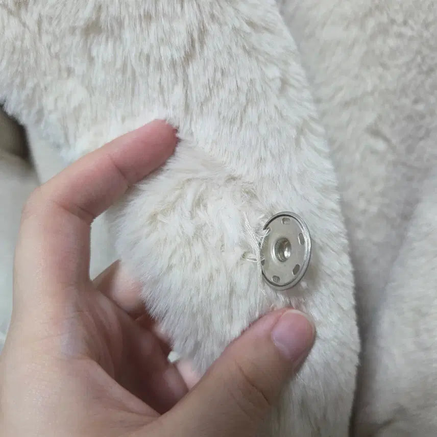 [BUNJANG] Codes Combine Ivory Faux Fur Coat / 코데즈컴바인 아이보리 무스탕 코트 26041601