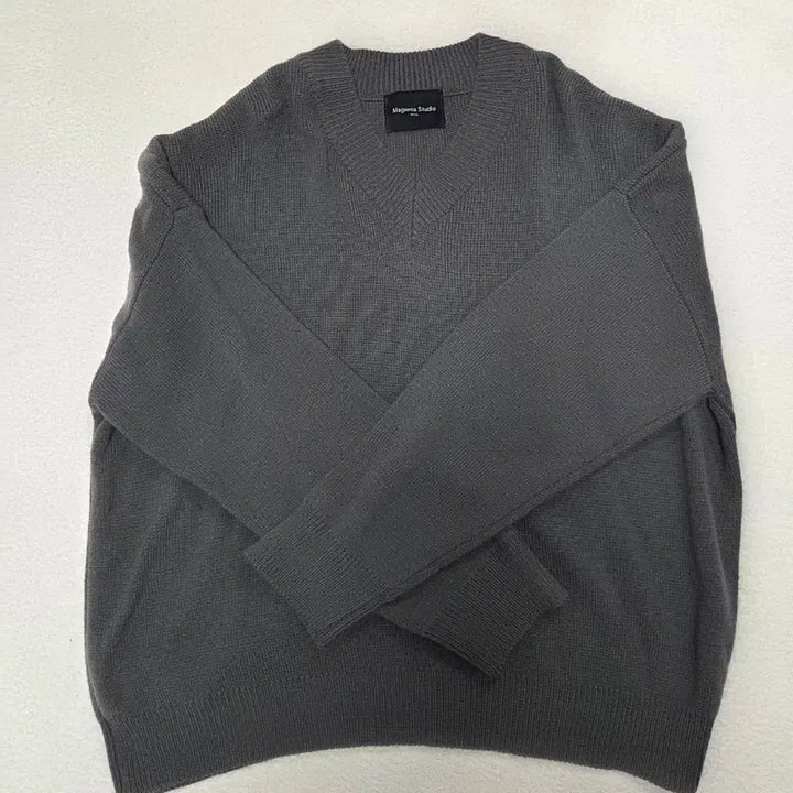 [BUNJANG] V-Neck Gray Knit Sweater / 브이넥 니트 그레이 프리사이즈