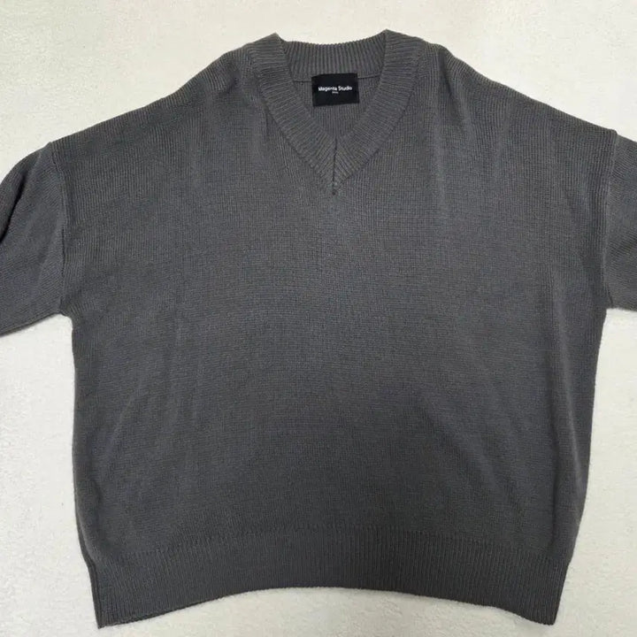 [BUNJANG] V-Neck Gray Knit Sweater / 브이넥 니트 그레이 프리사이즈