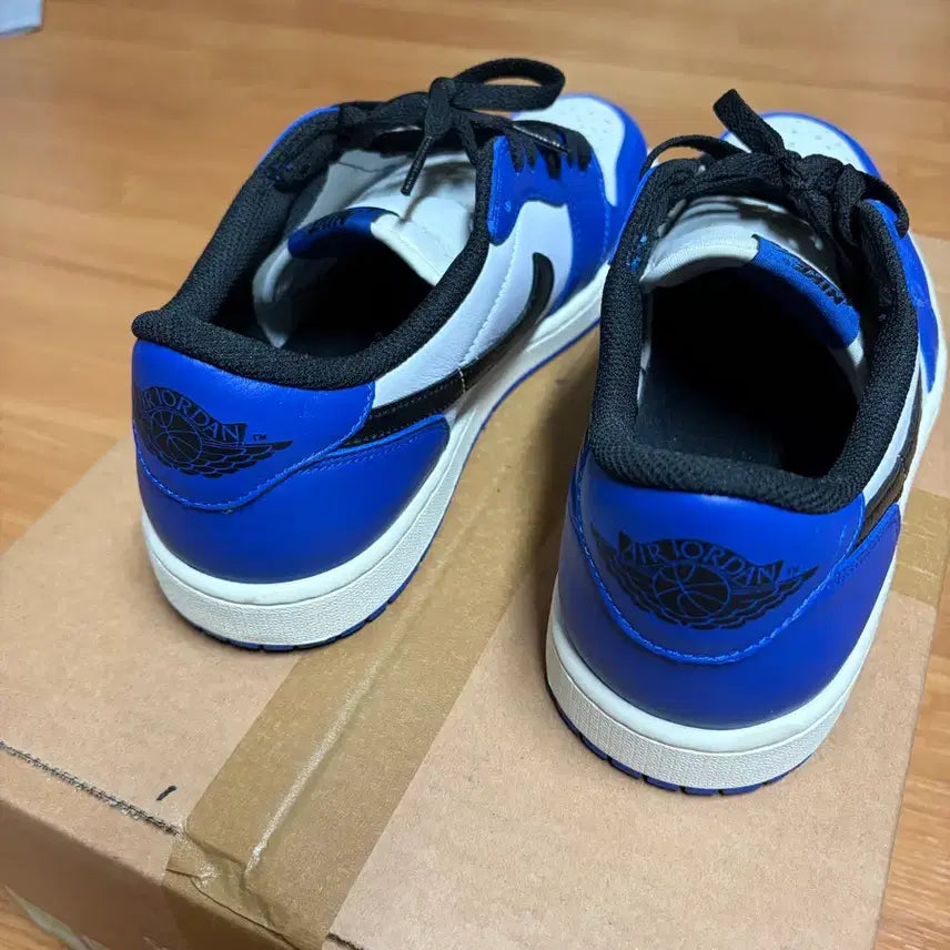 [BUNJANG] Nike Air Jordan 1 Retro Low Royal Blue Sneakers / [285] 나이키 조던 1 레트로 로우 로얄 블루