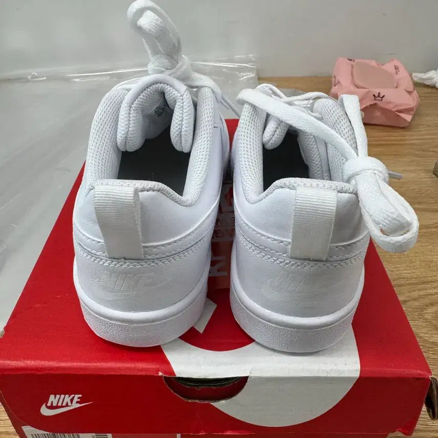 [SOLD OUT] 나이키 코트 로우 흰색 스니커즈 235