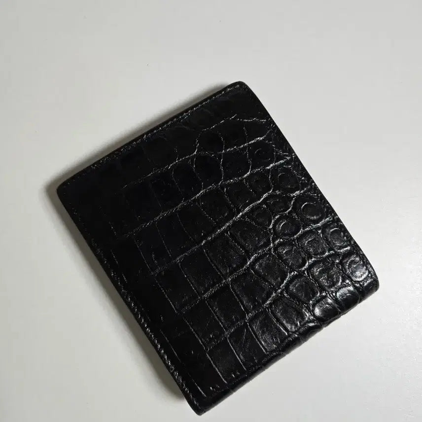 [BUNJANG] Saint Laurent Black Croc Embossed Bifold Wallet / 생로랑 블랙 크로커 반지갑