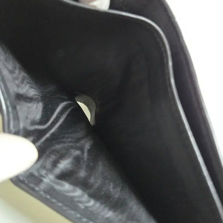 [BUNJANG] Saint Laurent Black Croc Embossed Bifold Wallet / 생로랑 블랙 크로커 반지갑