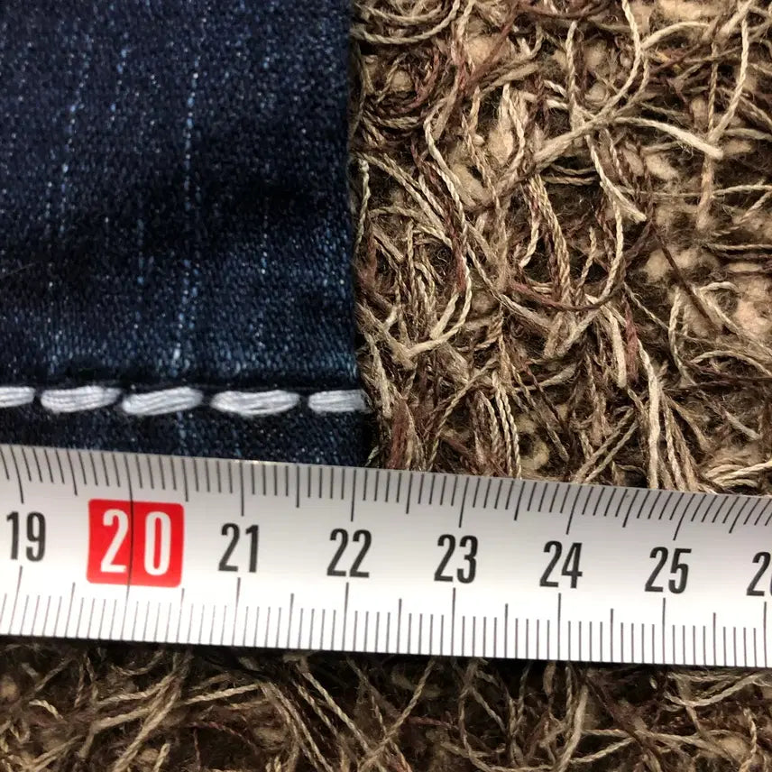 [SOLD OUT] 28 트루릴리전 빌리 슈퍼티 부츠컷 스티치 데님 팬츠