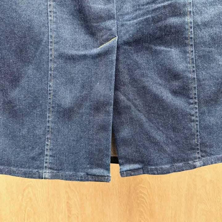 [BUNJANG] Polo Ralph Lauren Indigo Denim Midi Skirt / 폴로 랄프 로렌 인디고 데님 미디스커트 슬릿 디테일 H라인 진청