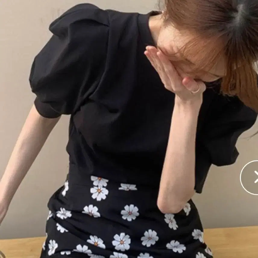 [SOLD OUT] 새상품 블랙 퍼프 반팔 티셔츠
