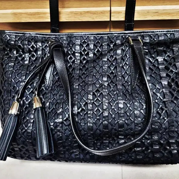 [BUNJANG] Castellari Milano Black Leather Punching Shopper Bag / 카스텔라리밀라노 블랙가죽 펀칭백 사각쇼퍼백