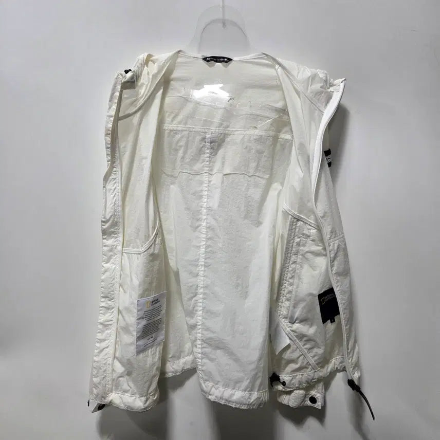 [SOLD OUT] 내셔널지오그래픽 화이트 경량 후드 바람막이 S 26041606