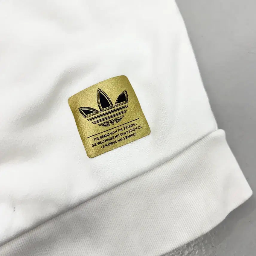 [BUNJANG] Adidas Metallic Big Logo Hoodie White / 아디다스 신형 메탈릭 빅로고 후드티 화이트