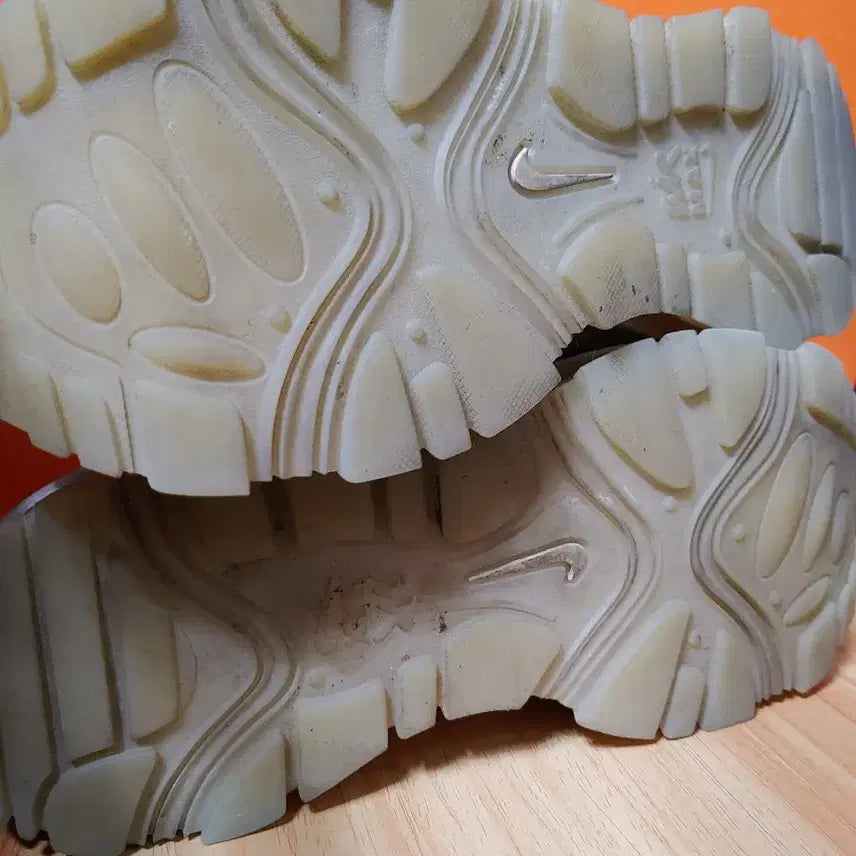 [BUNJANG] Nike Air Max Futura (US6.5) / 나이키 에어맥스 퓨츄라(US6.5표기235 추천사이즈230)