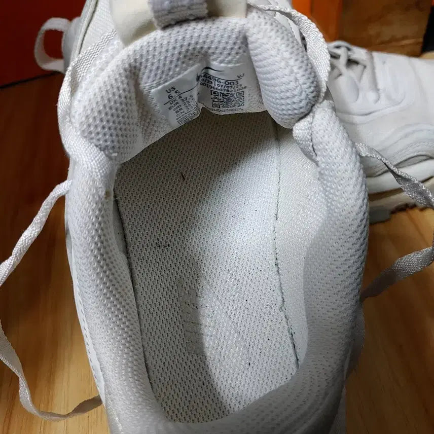 [BUNJANG] Nike Air Max Futura (US6.5) / 나이키 에어맥스 퓨츄라(US6.5표기235 추천사이즈230)