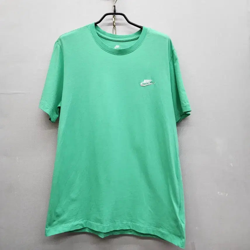 [SOLD OUT] 나이키 로고 자수 반팔티 XL(L)
