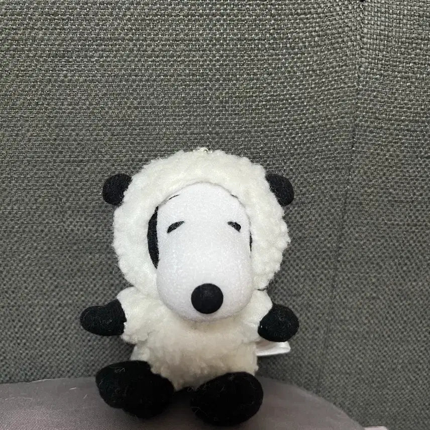 [BUNJANG] Snoopy Sheepskin Hat Plush Doll / 양모자쓴 스누피