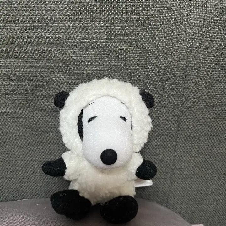 [BUNJANG] Snoopy Sheepskin Hat Plush Doll / 양모자쓴 스누피