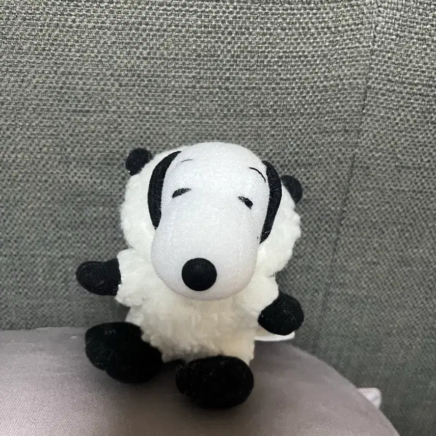 [BUNJANG] Snoopy Sheepskin Hat Plush Doll / 양모자쓴 스누피