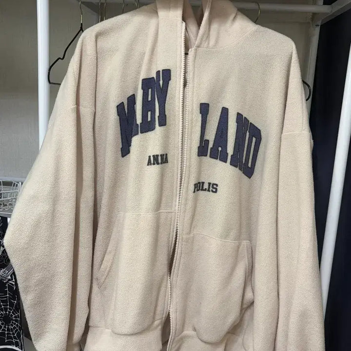 [BUNJANG] Blue Hoodie / 옷정리