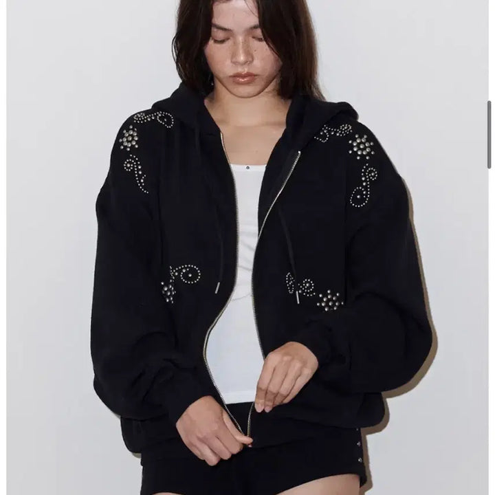 [SOLD OUT] 폴리수엠 후드집업 ORNAMENT STUDDED HOODIE